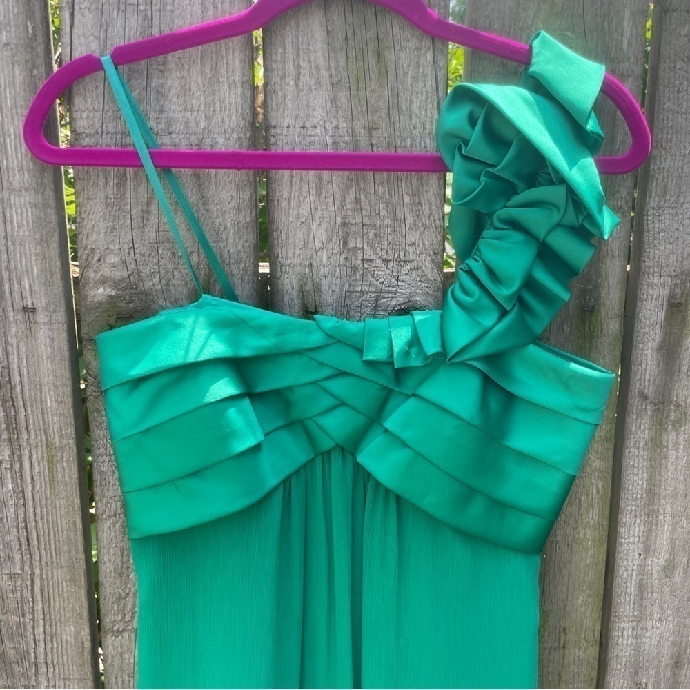 Max and Cleo Green Chiffon Spiral One Shoulder Mini Dress - Picture 2 of 9